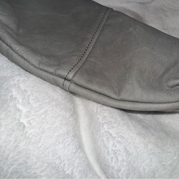 Ann Tayler Loft suede wristlet. - Picture 11 of 11